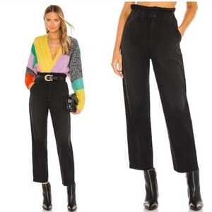 Mother Yoyo Ruffle Greaser Ankle jeans in color black out